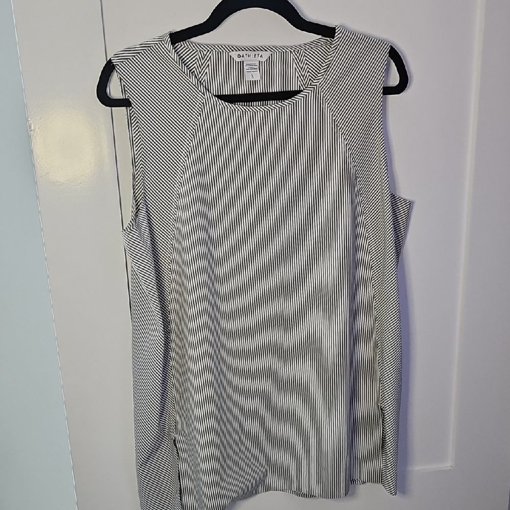 Athleta Gray Asymmetrical Sleeveless Tank Top. Size L